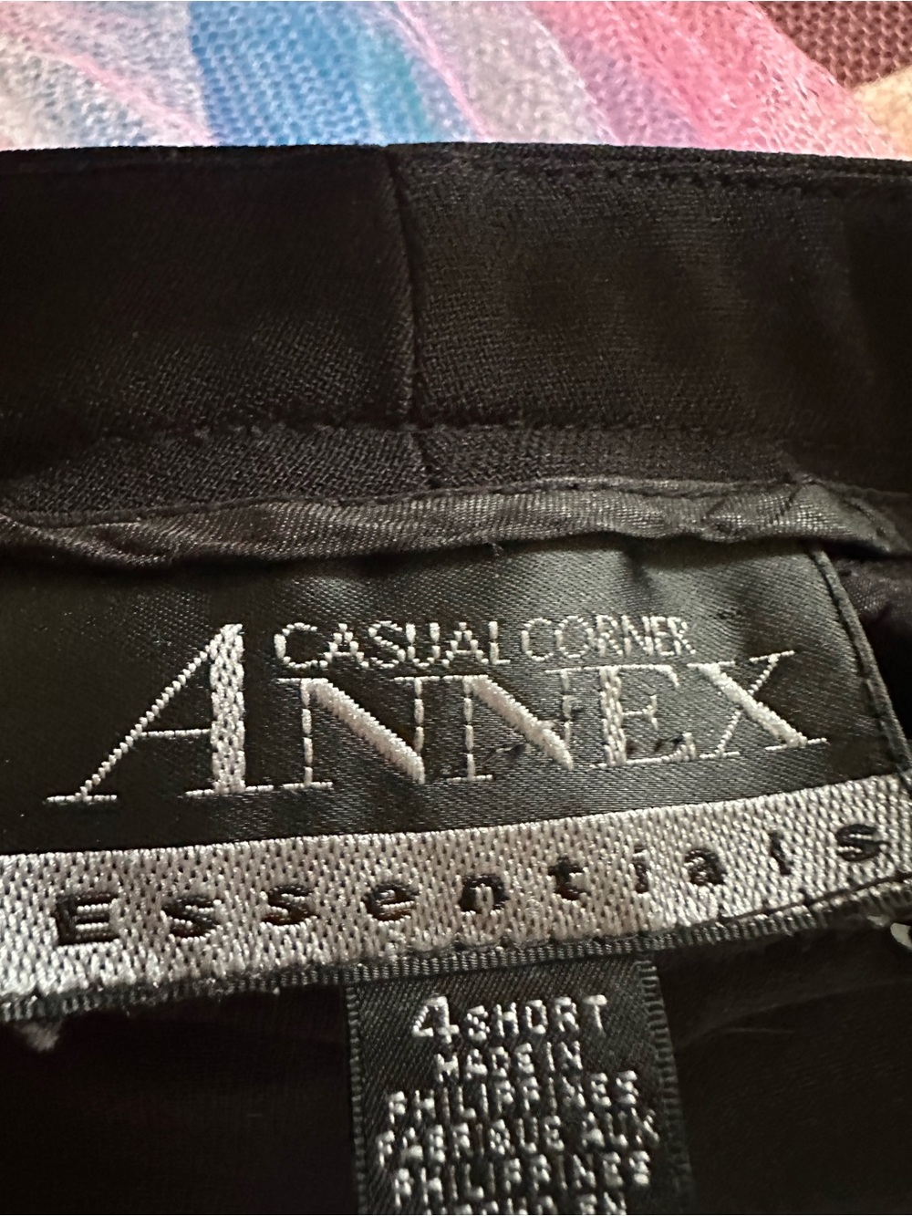 Women’s Pants by Casual Corner Sz 4 short - Picture 3 of 3